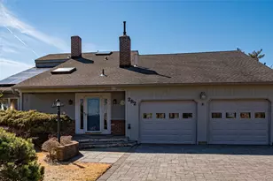 282 Belvedere Dr, Oakdale, NY 11769 - Photo 2