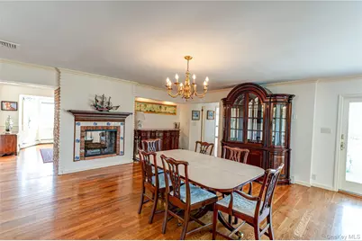 282 Belvedere Drive, Oakdale, NY 11769 - Photo 16