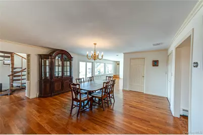 282 Belvedere Drive, Oakdale, NY 11769 - Photo 10