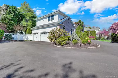 15 Pironi Court, Woodbury, NY 11797 - Photo 4