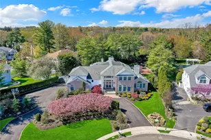 15 Pironi Ct, Woodbury, NY 11797 - Photo 2
