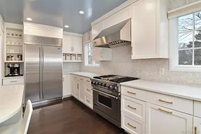 30 Locust Lane, Bronxville, NY 10708 - Photo 8