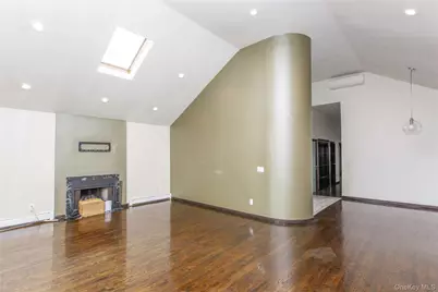 428 E Harrison Street #2nd floor, Long Beach, NY 11561 - Photo 6