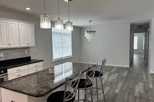 1661 Old Country Rd, Riverhead, NY 11901 - Photo 10