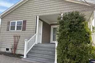 1661 Old Country Rd, Riverhead, NY 11901 - Photo 2