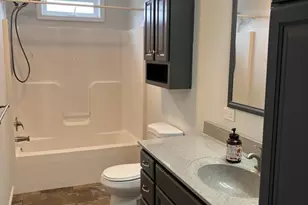 1661 Old Country Rd, Riverhead, NY 11901 - Photo 16