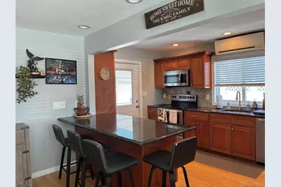 65 Morning Glory Road, Levittown, NY 11756 - Photo 8