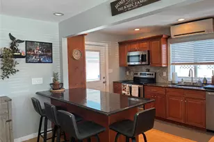 65 Morning Glory Rd, Levittown, NY 11756 - Photo 8