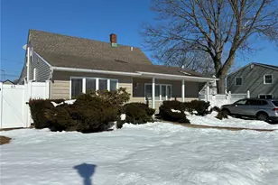 65 Morning Glory Rd, Levittown, NY 11756 - Photo 2