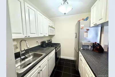 1 Aspen Court #1, Coram, NY 11727 - Photo 4