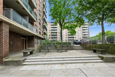 1019 Van Siclen Avenue #4D, Brooklyn, NY 11207 - Photo 2