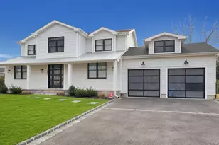 165 Marine Pl, Greenport, NY 11944 - Photo 2