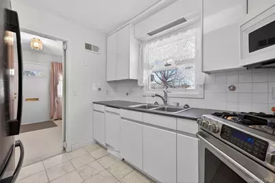 2 Thomas Jefferson Place, Middletown, NY 10940 - Photo 10