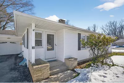 2 Thomas Jefferson Place, Middletown, NY 10940 - Photo 2