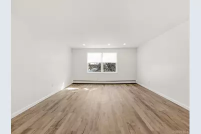 2409 Lindy Road, Westbury, NY 11590 - Photo 8