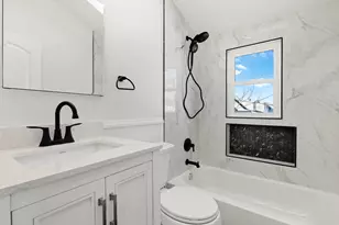 2409 Lindy Rd, Westbury, NY 11590 - Photo 10