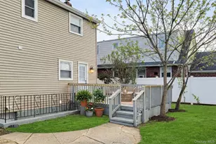 2409 Lindy Rd, Westbury, NY 11590 - Photo 16