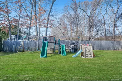 122 Weaver Road, West Sayville, NY 11796 - Photo 16