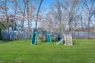 122 Weaver Rd, West Sayville, NY 11796 - Photo 16