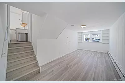 122 Weaver Road, West Sayville, NY 11796 - Photo 6