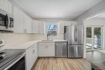 122 Weaver Road, West Sayville, NY 11796 - Photo 2