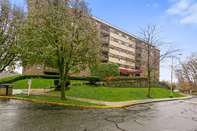 100 Diplomat Drive #8C, Mount Kisco, NY 10549 - Photo 2