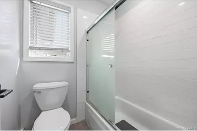 98 Barry Lane, Syosset, NY 11791 - Photo 34