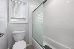 98 Barry Ln, Syosset, NY 11791 - Photo 34