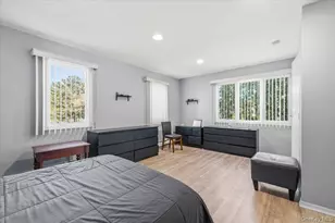 98 Barry Ln, Syosset, NY 11791 - Photo 36