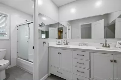 98 Barry Lane, Syosset, NY 11791 - Photo 24