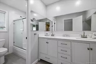 98 Barry Ln, Syosset, NY 11791 - Photo 24