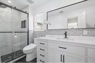 98 Barry Lane, Syosset, NY 11791 - Photo 30