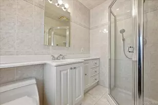 8 Andover Ct, Garden City, NY 11530 - Photo 22