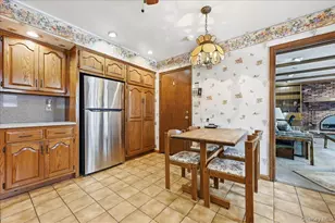 8 Andover Ct, Garden City, NY 11530 - Photo 12