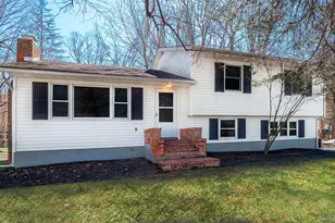 8 Adelaide Ln, Washingtonville, NY 10992 - Photo 2