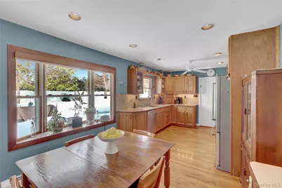 286 Hallock Road, Stony Brook, NY 11790 - Photo 12