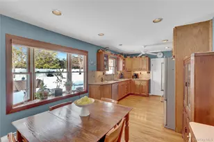 286 Hallock Rd, Stony Brook, NY 11790 - Photo 12