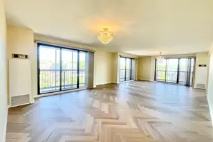 12 Bond St, Great Neck, NY 11021 - Photo 4