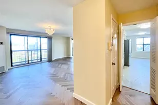12 Bond St, Great Neck, NY 11021 - Photo 2