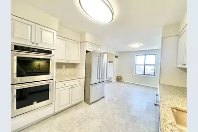 12 Bond Street #5B, Great Neck, NY 11021 - Photo 12