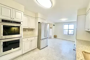 12 Bond St, Great Neck, NY 11021 - Photo 12