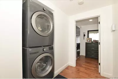 62 Bayside Avenue, Amityville, NY 11701 - Photo 16