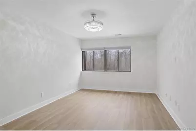 70 Pheasant Run, Roslyn, NY 11576 - Photo 4