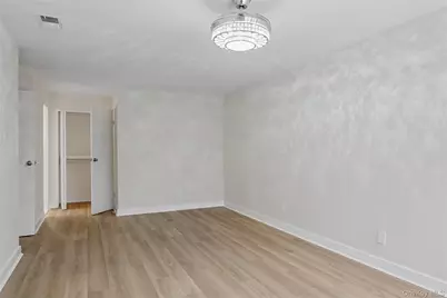 70 Pheasant Run, Roslyn, NY 11576 - Photo 6