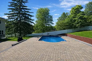 132 Midwood Ave, Nesconset, NY 11767 - Photo 6