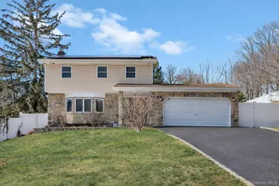 132 Midwood Avenue, Nesconset, NY 11767 - Photo 8