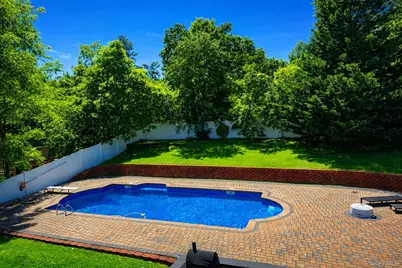 132 Midwood Avenue, Nesconset, NY 11767 - Photo 4