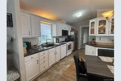 1661 Old Country Road #69, Riverhead, NY 11901 - Photo 18