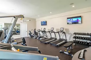 1661 Old Country Rd, Riverhead, NY 11901 - Photo 32