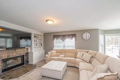 47 Cobblestone Drive, Shoreham, NY 11786 - Photo 6